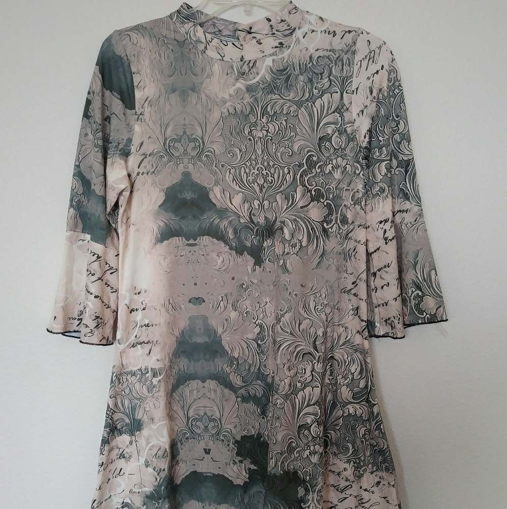 Azalea by firmiana tunic blouse size M